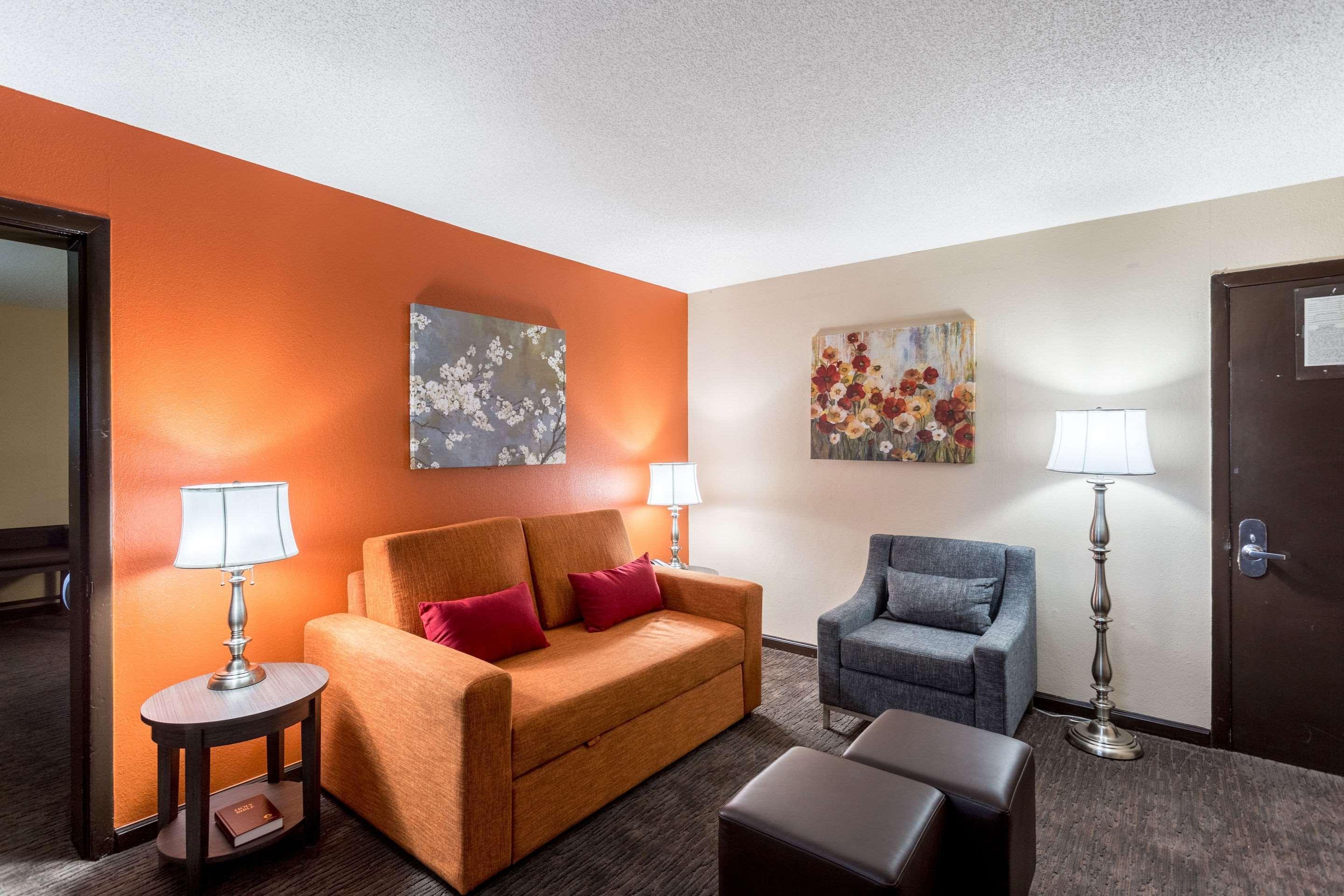Hotel Comfort & Downtown - Stadium 2*