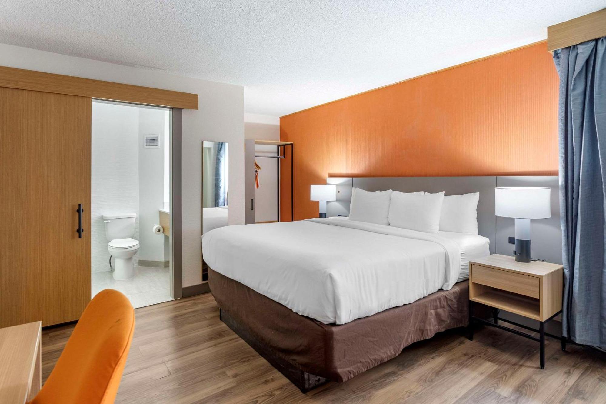 Comfort & Downtown - Stadium Hotel