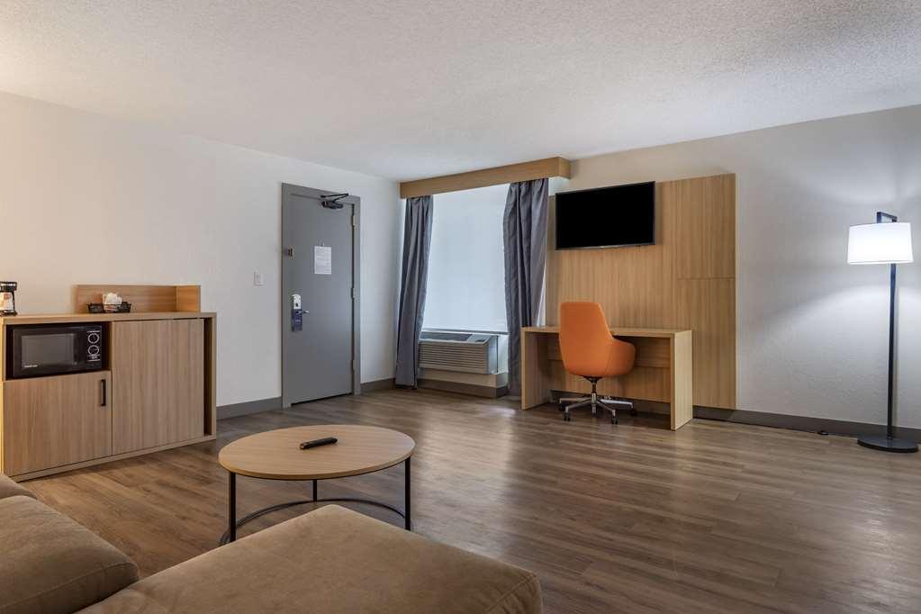 Comfort & Downtown - Stadium Hotel Nashville