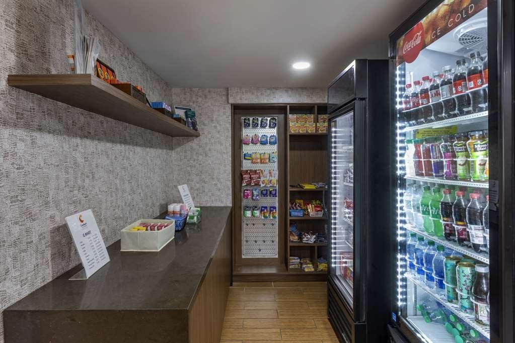 Comfort & Downtown - Stadium Hotel 2*
