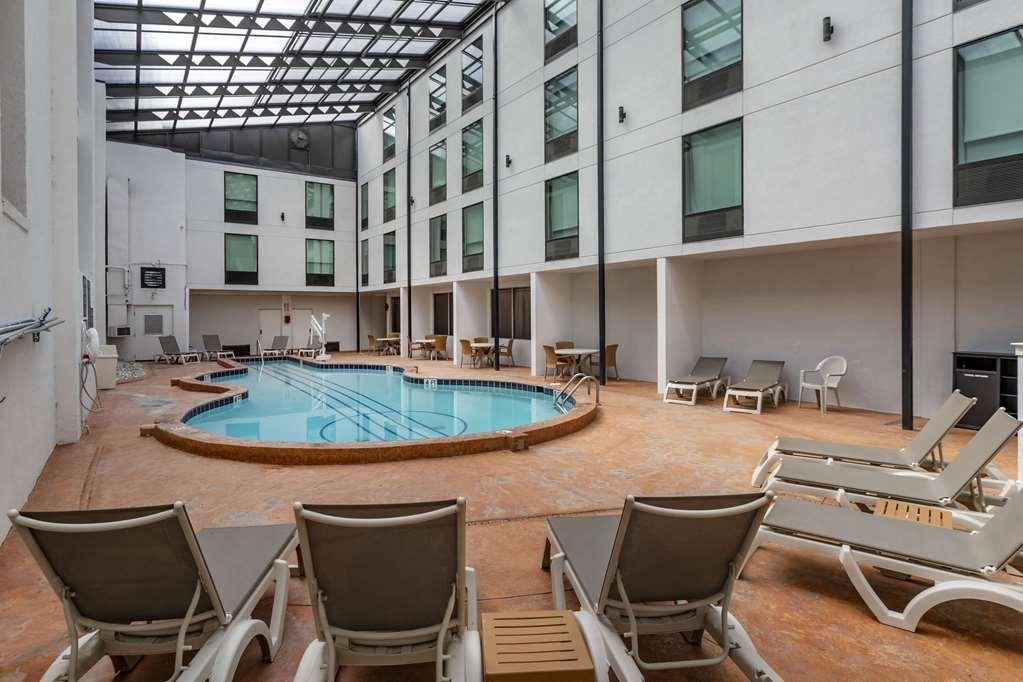 Comfort & Downtown - Stadium Hotel 2*